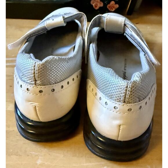 Sandbaggers Riley White/Pewter Golf Cleats T Strap Easy Close Shoes Women’s Sz 9 - Picture 6 of 8